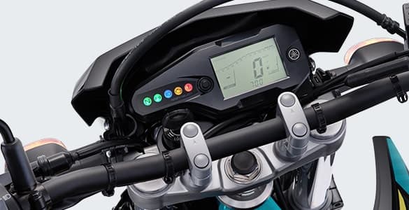 LCD Speedometer yang memberikan berbagai macam informasi yang sangat bermanfaat untuk aktifitas adventure seperti Odometer, Trip meter, Rata-rata konsumsi bahan bakar, Indikator transmisi, Jam dan lain-lain.