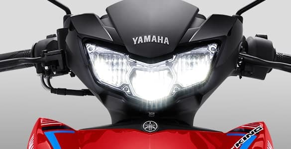Sporty style design 3 LED ( 2 Low Beam, 1 High Beam ) Head Light memberikan penerangan maksimal saat berkendara.