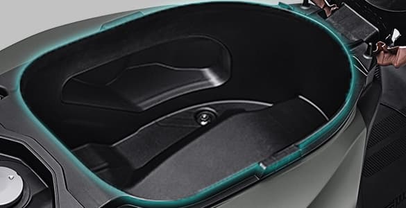 Bagasi 18.6 liter, muat helm dan barang lainnya, paling besar di kelasnya, super praktis.