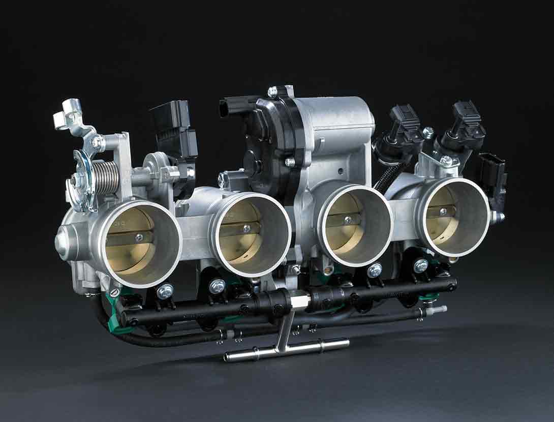 Sistem aktuasi throttle elektronik dari Kawasaki memungkinkan ECU untuk mengontrol volume bahan bakar (melalui injektor bahan bakar) dan udara (melalui katup throttle) yang dikirim ke engine.