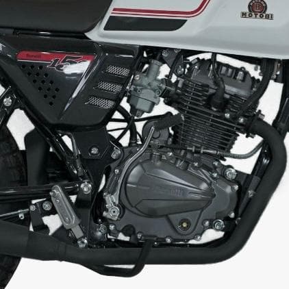 Benelli Motobi 152 adalah motor bergaya café racer klasik yang ditenagai mesin 149 cc, 4-stroke, SOHC, silinder tunggal dengan pendingin udara.