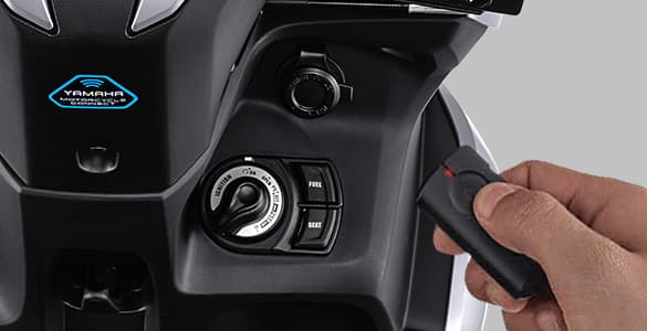 Sistem kunci canggih tanpa anak kunci (keyless), dilengkapi fitur Answer Back System, memudahkan pengendara mencari posisi parkir motor.