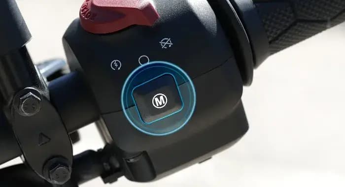 Beralih dari Performance Mode ke Eco Mode dalam hitungan detik, berkat sistem EMS ultra-responsif, yang hadir dengan keuntungan tambahan berupa peningkatan penghematan bahan bakar.