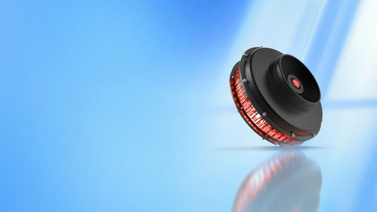 Motor 1.500W performa tinggi menghasilkan tenaga
yang lebih kuat dengan tenaga puncak yang secara cepat
mencapat 2.700W, memberikan akselerasi
awal yang lebih cepat